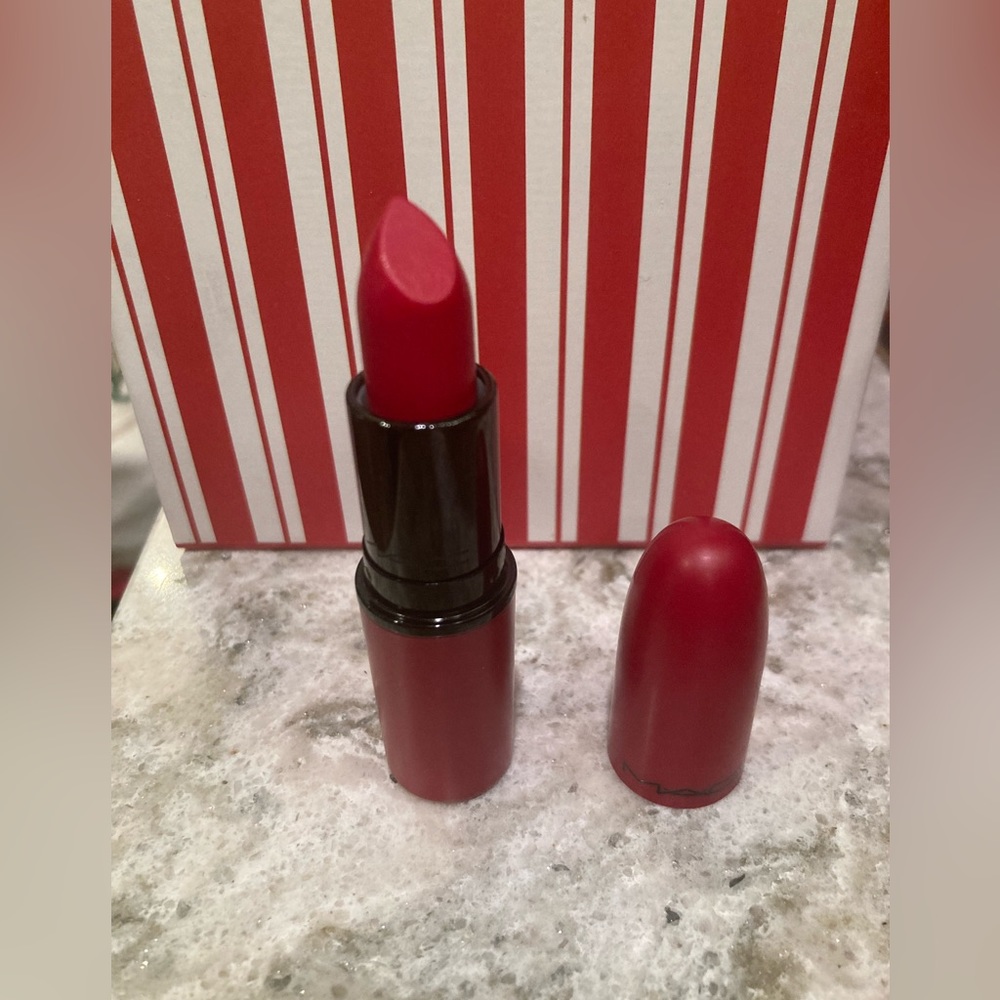 MAC Ruby Woo